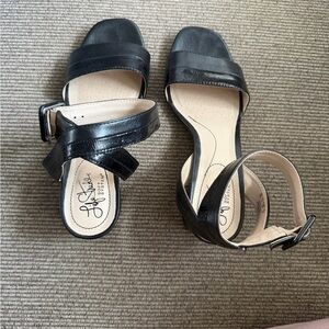 Life Stride Black Sandals